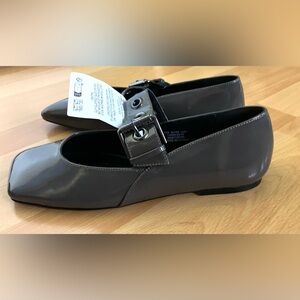 ASOS Gray Patent Leather Mary Jane Flats - Size 7 (Runs Large/Size Down One)